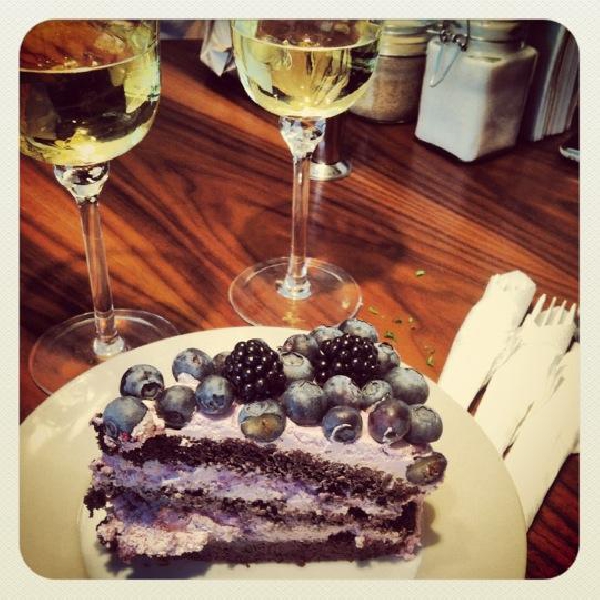 Ресторанный сервис бронирования столиков menu-rest.com - Интерьер ресторана "FRIENDS FOREVER"