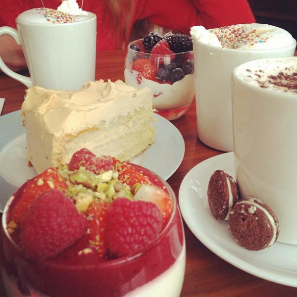 Ресторанный сервис бронирования столиков menu-rest.com - Интерьер ресторана "FRIENDS FOREVER"