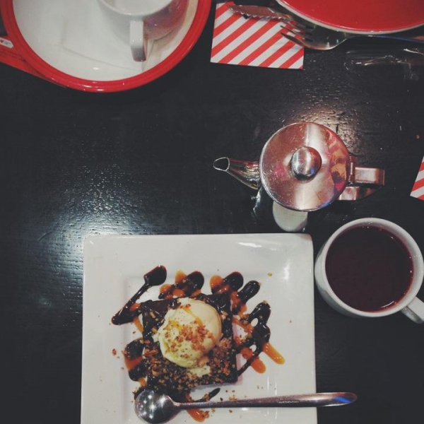 Ресторанный сервис бронирования столиков menu-rest.com - Интерьер ресторана "T.G.I. Friday`s"