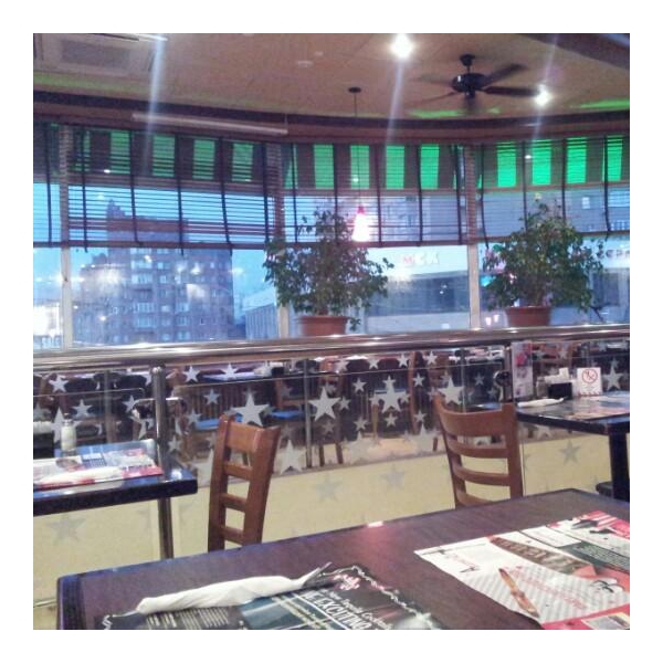 Ресторанный сервис бронирования столиков menu-rest.com - Интерьер ресторана "T.G.I. Friday`s"