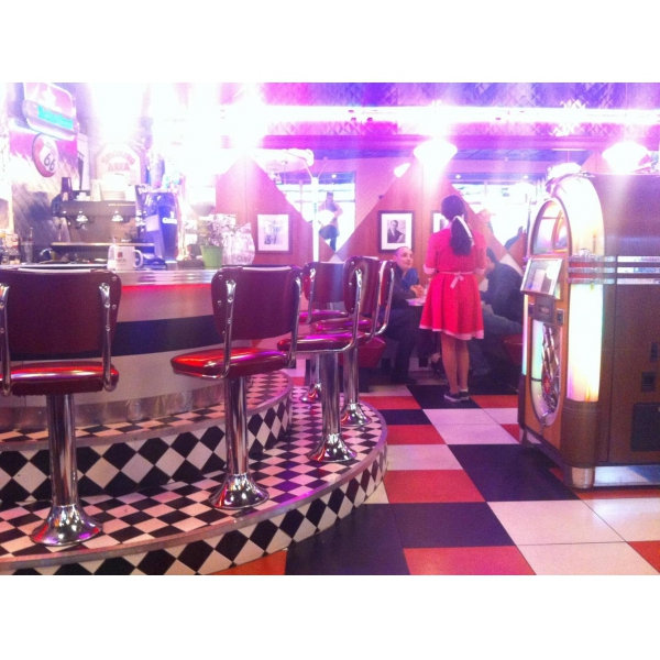 Ресторанный сервис бронирования столиков menu-rest.com - Интерьер ресторана "Beverly Hills Diner"