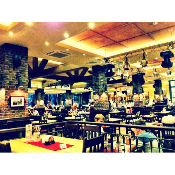 Ресторанный сервис бронирования столиков menu-rest.com - Интерьер ресторана "Paulaner Brauhaus"