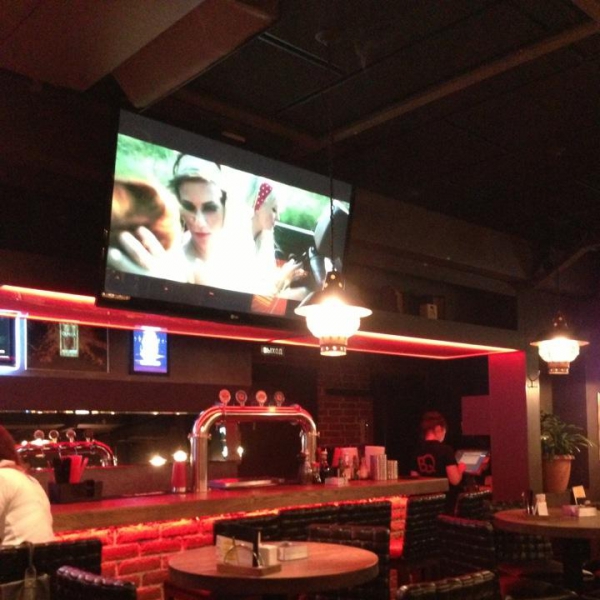 Ресторанный сервис бронирования столиков menu-rest.com - Интерьер ресторана "Bar BQ Cafe"