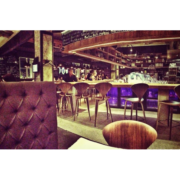 Ресторанный сервис бронирования столиков menu-rest.com - Интерьер ресторана "Изя гриль"