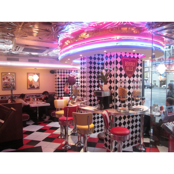 Ресторанный сервис бронирования столиков menu-rest.com - Интерьер ресторана "Beverly Hills Diner"