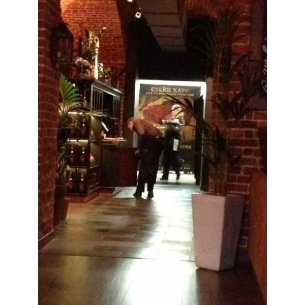 Ресторанный сервис бронирования столиков menu-rest.com - Интерьер ресторана "Бизон"