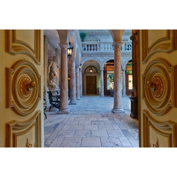 Ресторанный сервис бронирования столиков menu-rest.com - Интерьер ресторана "Турандот"