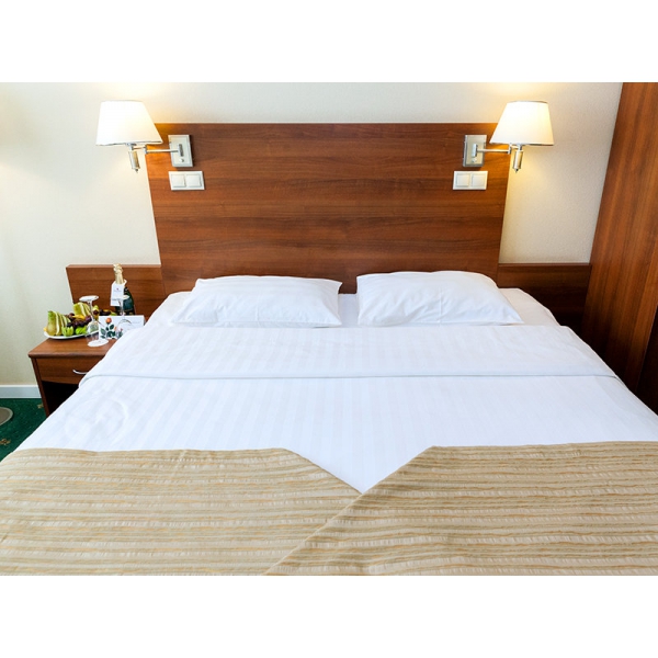 Ресторанный сервис бронирования столиков menu-rest.com - Интерьер ресторана "Максима Хотелс"