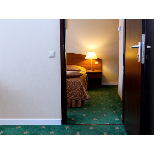 Ресторанный сервис бронирования столиков menu-rest.com - Интерьер ресторана "Максима Хотелс"