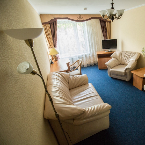 Ресторанный сервис бронирования столиков menu-rest.com - Интерьер ресторана "КАФЕ «САЯНЫ»"