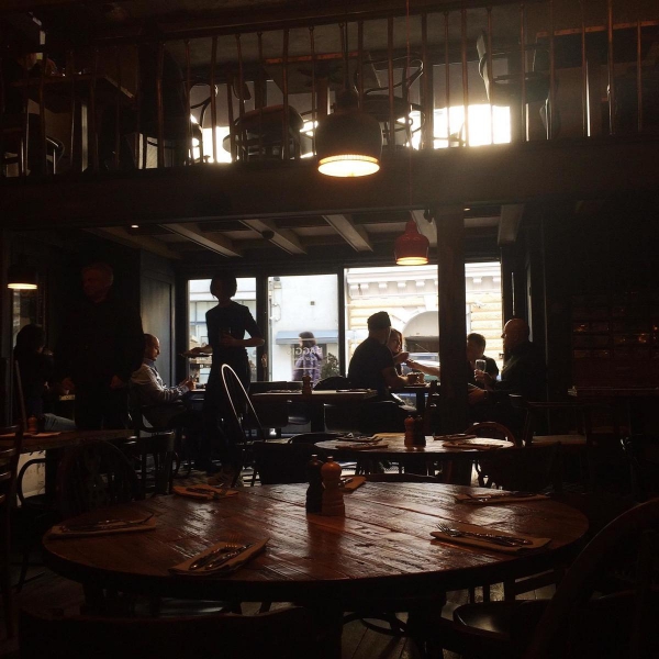 Ресторанный сервис бронирования столиков menu-rest.com - Интерьер ресторана "Haggis Pub & Kitchen"