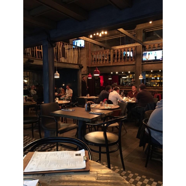 Ресторанный сервис бронирования столиков menu-rest.com - Интерьер ресторана "Haggis Pub & Kitchen"