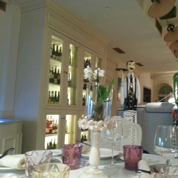 Ресторанный сервис бронирования столиков menu-rest.com - Интерьер ресторана "Белый ресторан"