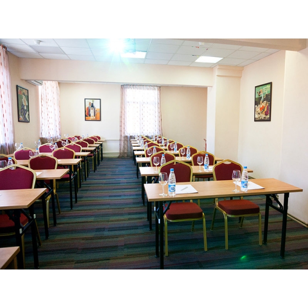 Ресторанный сервис бронирования столиков menu-rest.com - Интерьер ресторана "Максима Хотелс"