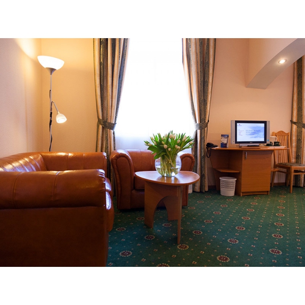 Ресторанный сервис бронирования столиков menu-rest.com - Интерьер ресторана "Максима Хотелс"