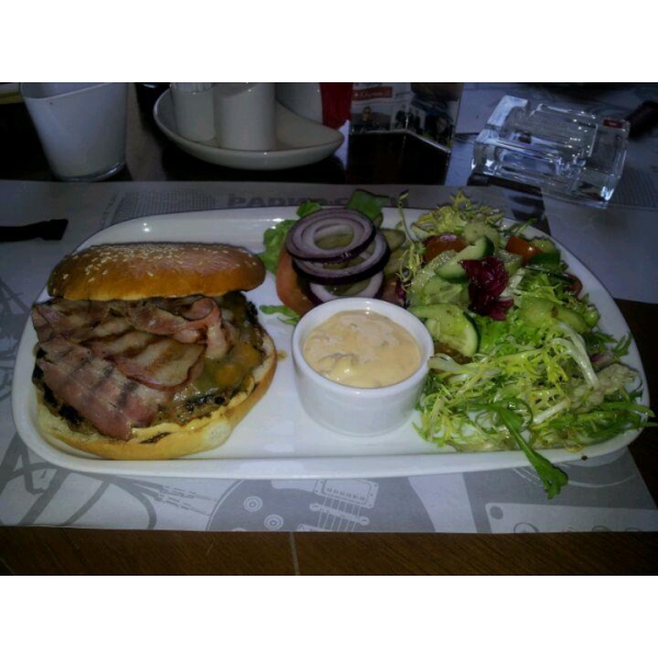 Ресторанный сервис бронирования столиков menu-rest.com - Интерьер ресторана "Радио сити bar & kitchen"