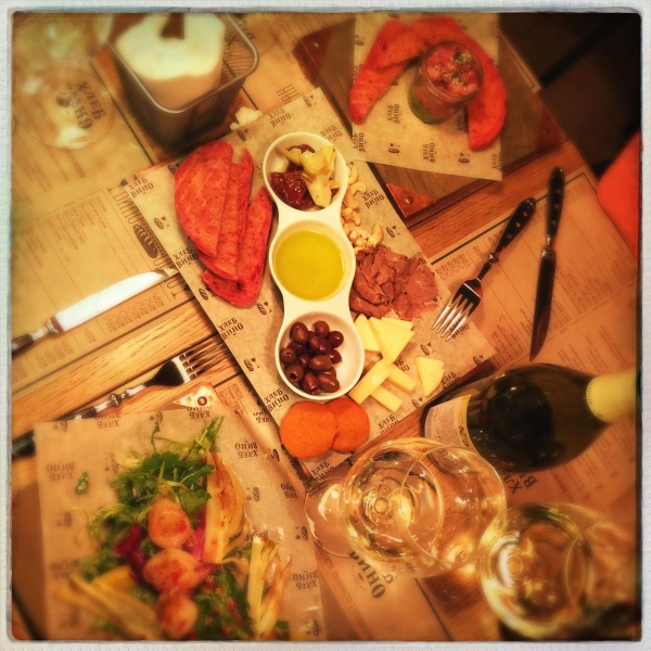 Ресторанный сервис бронирования столиков menu-rest.com - Интерьер ресторана "Хлеб и вино"