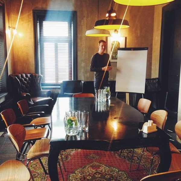 Ресторанный сервис бронирования столиков menu-rest.com - Интерьер ресторана "Dewar`s Powerhouse"