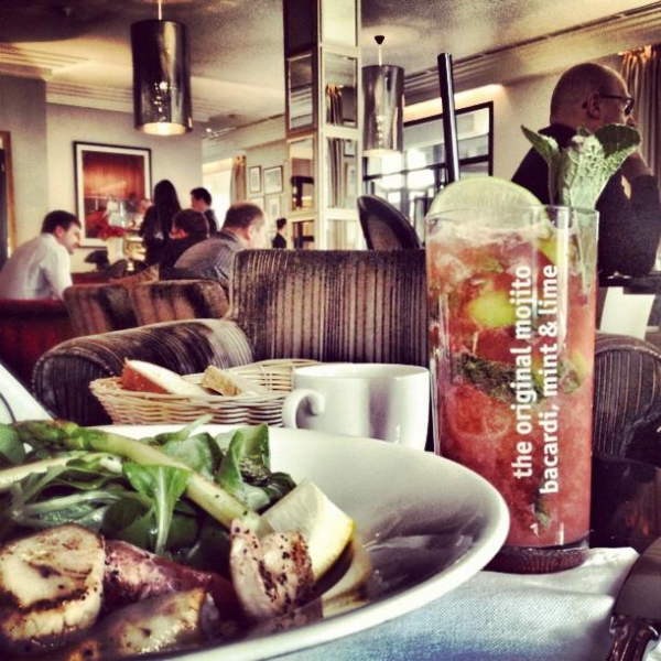 Ресторанный сервис бронирования столиков menu-rest.com - Интерьер ресторана "VOGUE cafe"