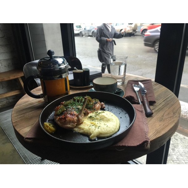 Ресторанный сервис бронирования столиков menu-rest.com - Интерьер ресторана "Ugolёk"