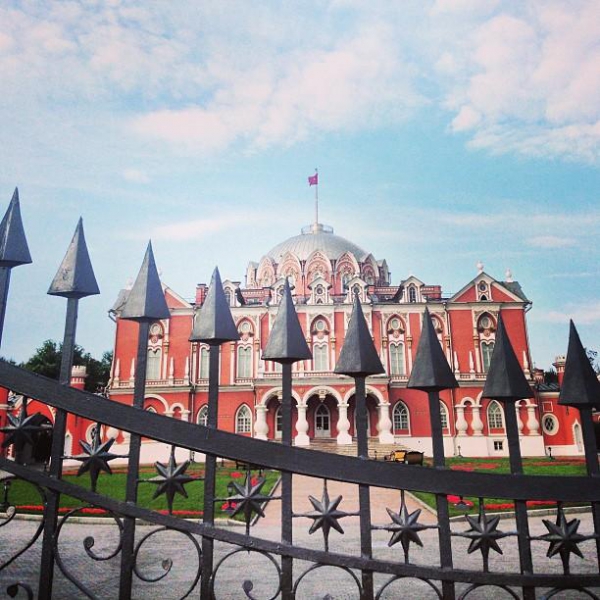 Ресторанный сервис бронирования столиков menu-rest.com - Интерьер ресторана "Петровский Путевой Дворец"