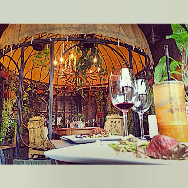 Ресторанный сервис бронирования столиков menu-rest.com - Интерьер ресторана "The сад"