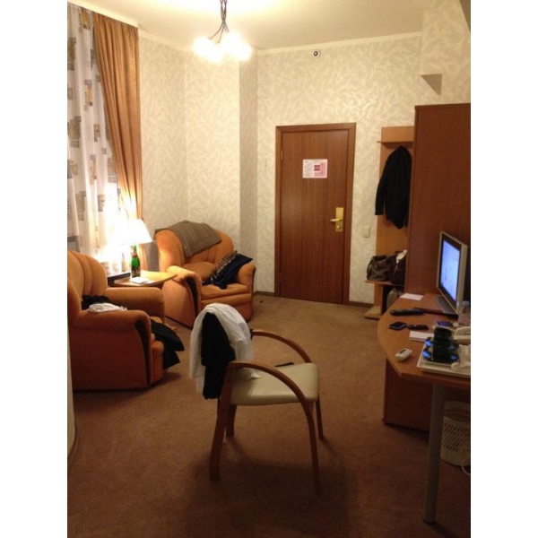 Ресторанный сервис бронирования столиков menu-rest.com - Интерьер ресторана "Максима Хотелс"