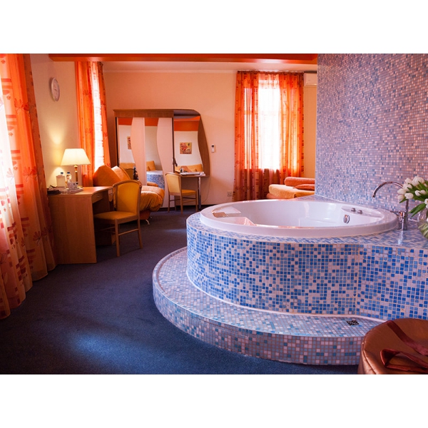 Ресторанный сервис бронирования столиков menu-rest.com - Интерьер ресторана "Максима Хотелс"