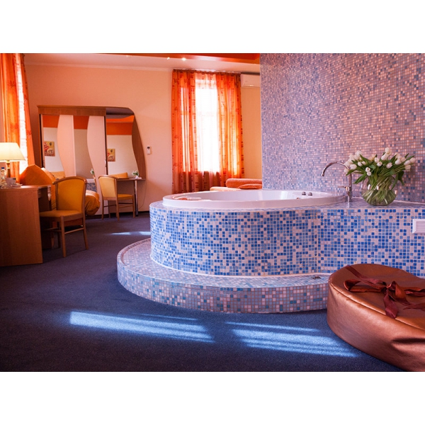 Ресторанный сервис бронирования столиков menu-rest.com - Интерьер ресторана "Максима Хотелс"