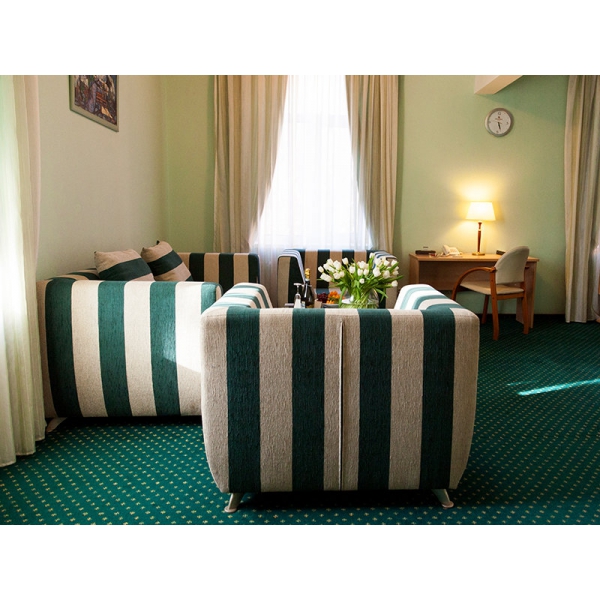 Ресторанный сервис бронирования столиков menu-rest.com - Интерьер ресторана "Максима Хотелс"