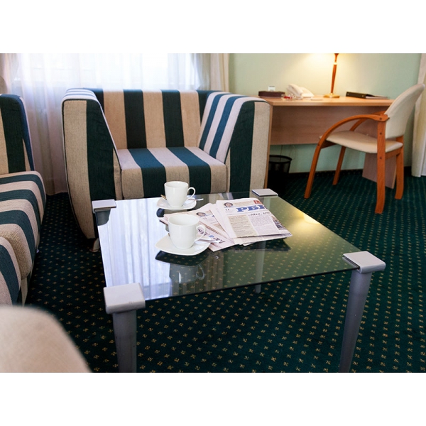 Ресторанный сервис бронирования столиков menu-rest.com - Интерьер ресторана "Максима Хотелс"