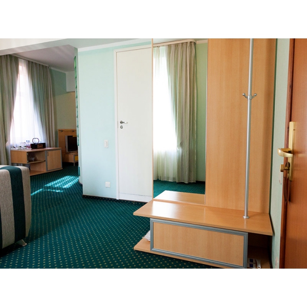 Ресторанный сервис бронирования столиков menu-rest.com - Интерьер ресторана "Максима Хотелс"