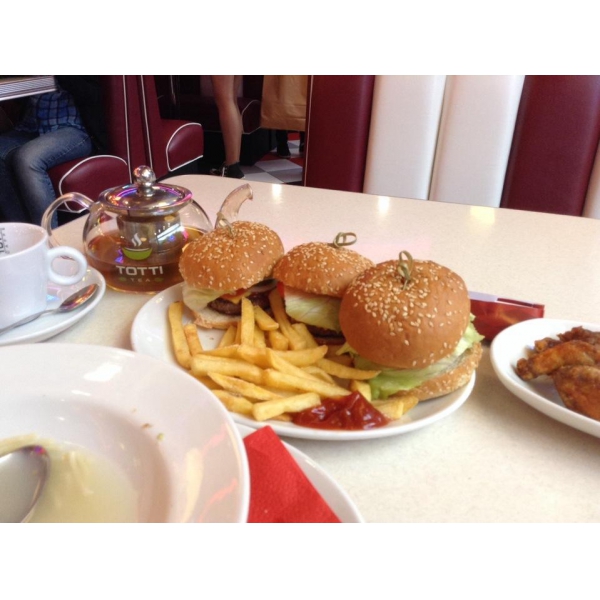 Ресторанный сервис бронирования столиков menu-rest.com - Интерьер ресторана "Beverly Hills Diner"