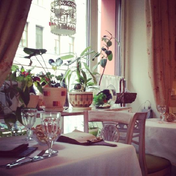 Ресторанный сервис бронирования столиков menu-rest.com - Интерьер ресторана "Мари Vanna"