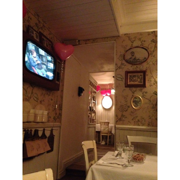 Ресторанный сервис бронирования столиков menu-rest.com - Интерьер ресторана "Мари Vanna"