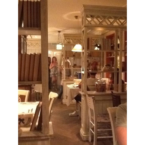 Ресторанный сервис бронирования столиков menu-rest.com - Интерьер ресторана "Мари Vanna"