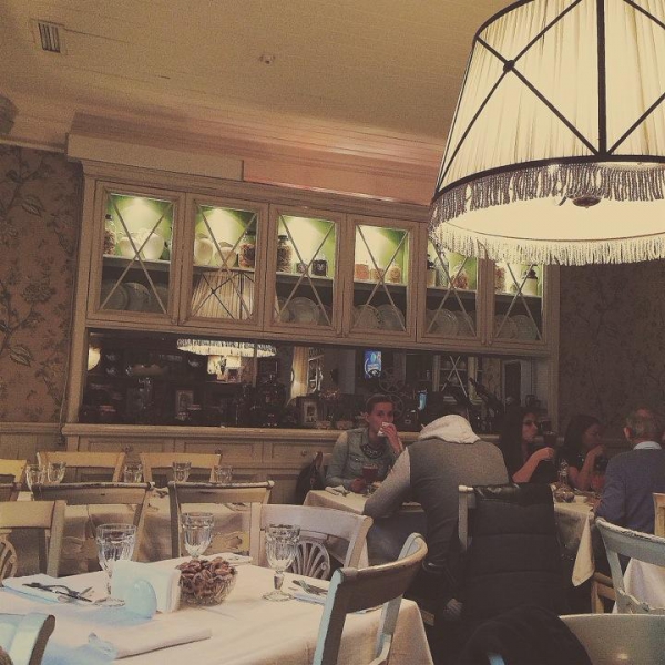 Ресторанный сервис бронирования столиков menu-rest.com - Интерьер ресторана "Мари Vanna"