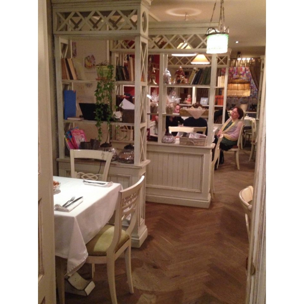 Ресторанный сервис бронирования столиков menu-rest.com - Интерьер ресторана "Мари Vanna"