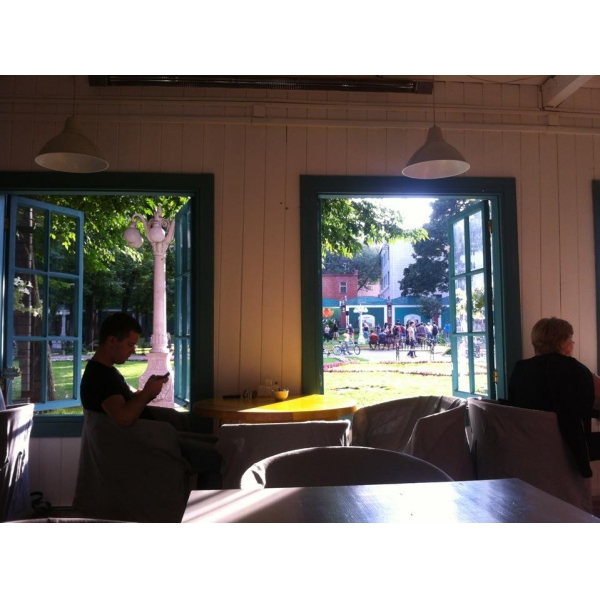 Ресторанный сервис бронирования столиков menu-rest.com - Интерьер ресторана "Веранда 32.05"