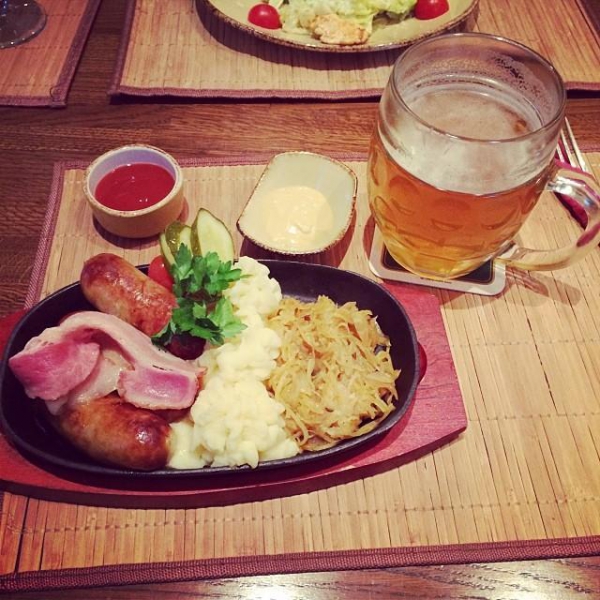 Ресторанный сервис бронирования столиков menu-rest.com - Интерьер ресторана "Штирбирлиц"