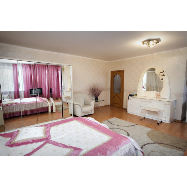 Ресторанный сервис бронирования столиков menu-rest.com - Интерьер ресторана "Глобус"