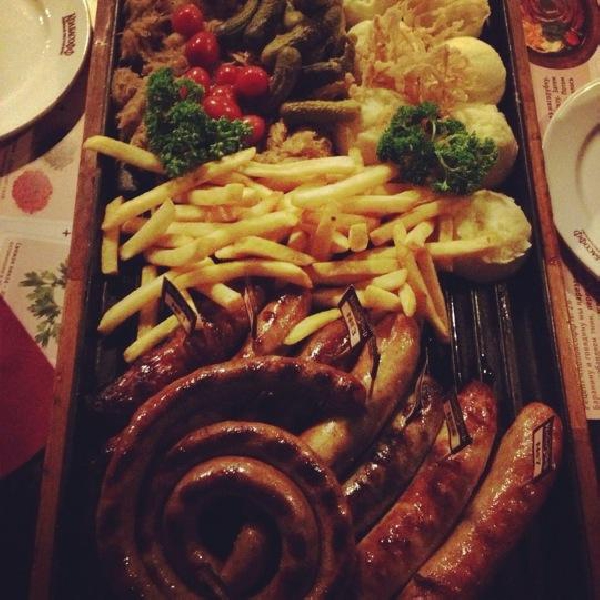 Ресторанный сервис бронирования столиков menu-rest.com - Интерьер ресторана "Колбасофф"