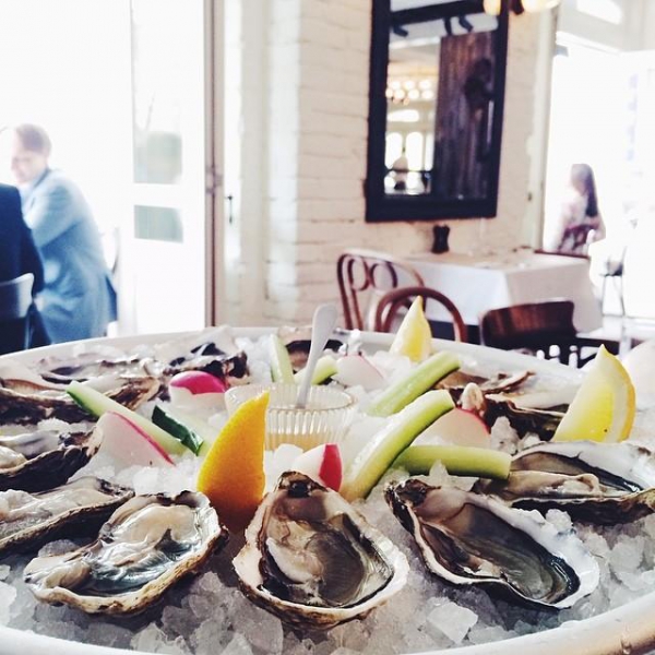 Ресторанный сервис бронирования столиков menu-rest.com - Интерьер ресторана "Saxon+Parole"