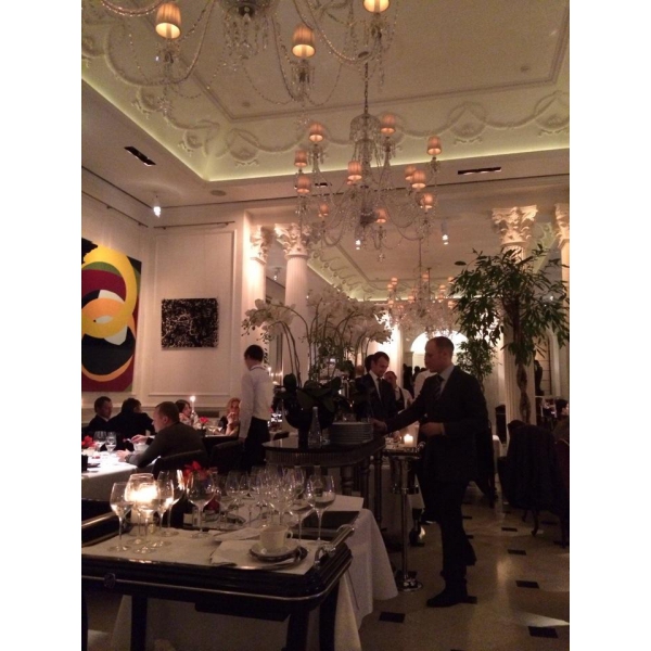 Ресторанный сервис бронирования столиков menu-rest.com - Интерьер ресторана "Большой"