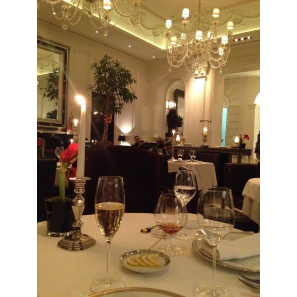 Ресторанный сервис бронирования столиков menu-rest.com - Интерьер ресторана "Большой"