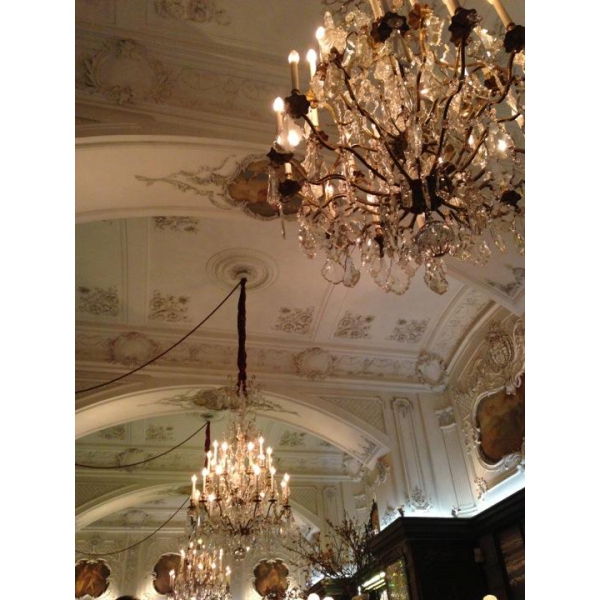 Ресторанный сервис бронирования столиков menu-rest.com - Интерьер ресторана "Brasserie Мост"