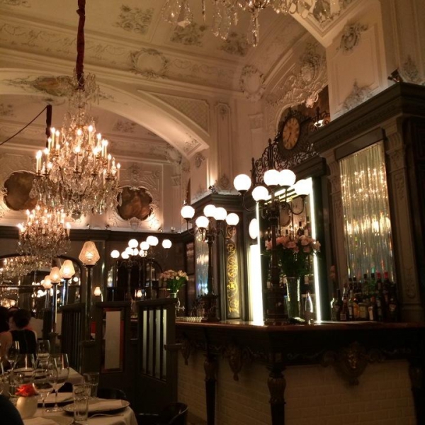 Ресторанный сервис бронирования столиков menu-rest.com - Интерьер ресторана "Brasserie Мост"