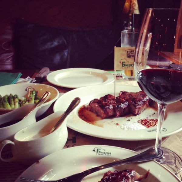 Ресторанный сервис бронирования столиков menu-rest.com - Интерьер ресторана "Бизон"