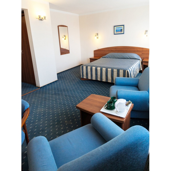 Ресторанный сервис бронирования столиков menu-rest.com - Интерьер ресторана "Максима Хотелс"