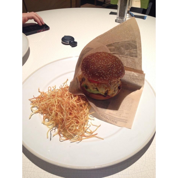 Ресторанный сервис бронирования столиков menu-rest.com - Интерьер ресторана "Cheapside Бургер Бистро"